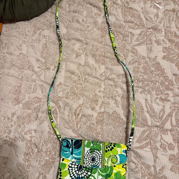 Vera Bradley All In One Crossbody bag - RETIRED: Limes Up pattern - NEW - Picture 6 of 9